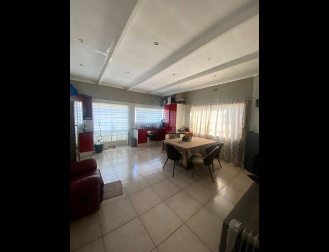 7 BEDROOM HOUSE FOR SALE IN SPRINGS CENTRAL